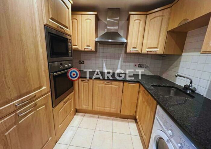 2 Bedroom Flat To Rent In Greens End, London, SE18