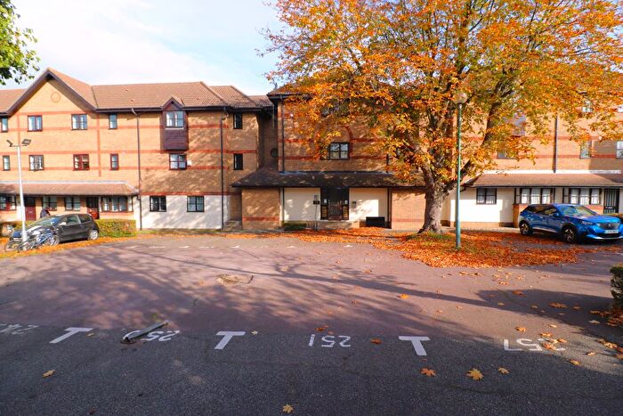 2 Bedroom Flat To Rent In Clifton Walk, Dartford, DA2