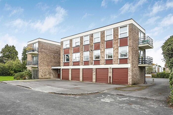 2 Bedroom Apartment To Rent In Park Close, Oxford, OX2