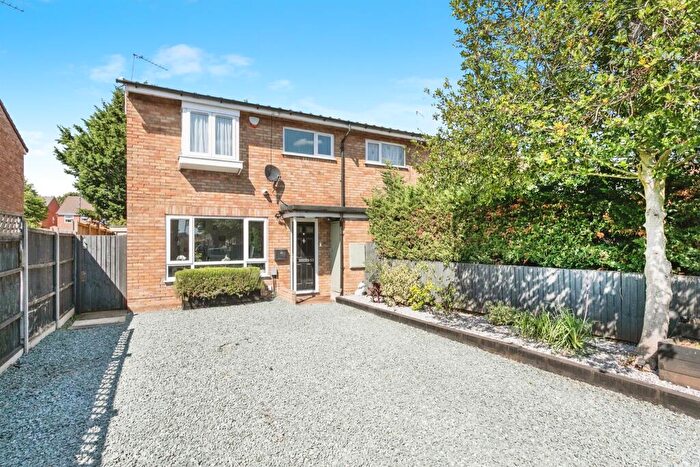 3 Bedroom Semi-Detached House For Sale In Churchill Road, Leighton Buzzard, LU7