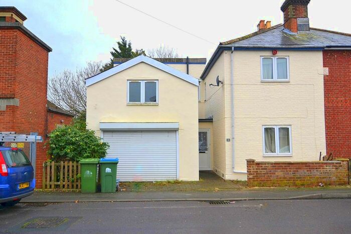 3 Bedroom Semi-Detached House To Rent In Carlisle Road, Southampton, SO16