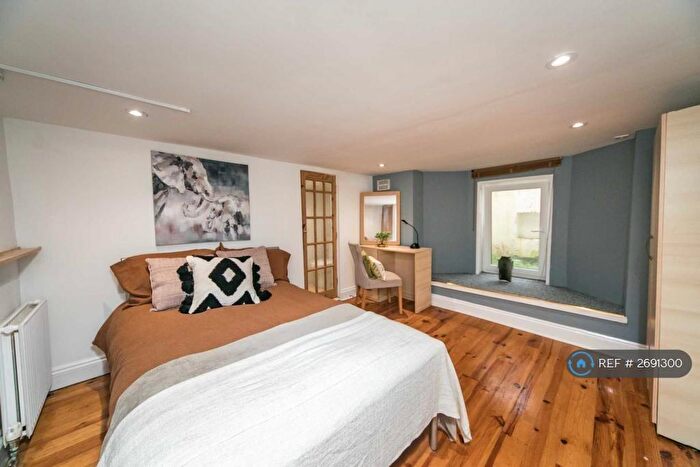 5 Bedroom Terraced House To Rent In Donnington Road, Reading, RG1