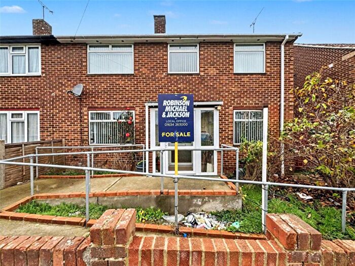 3 Bedroom Semi-Detached House For Sale In Wingham Close, Twydall, Kent, ME8