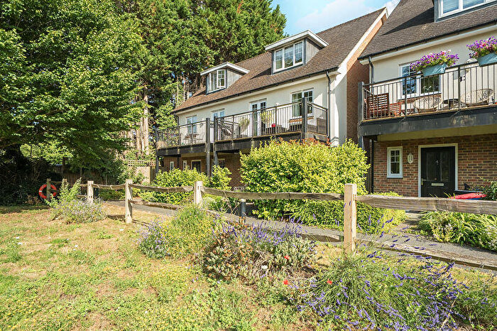 4 Bedroom Terraced House To Rent In Rivermead Walk, Godalming, GU7