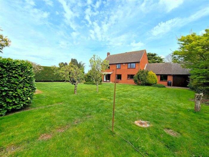 4 Bedroom Detached House For Sale In Raydon, Ipswich, IP7