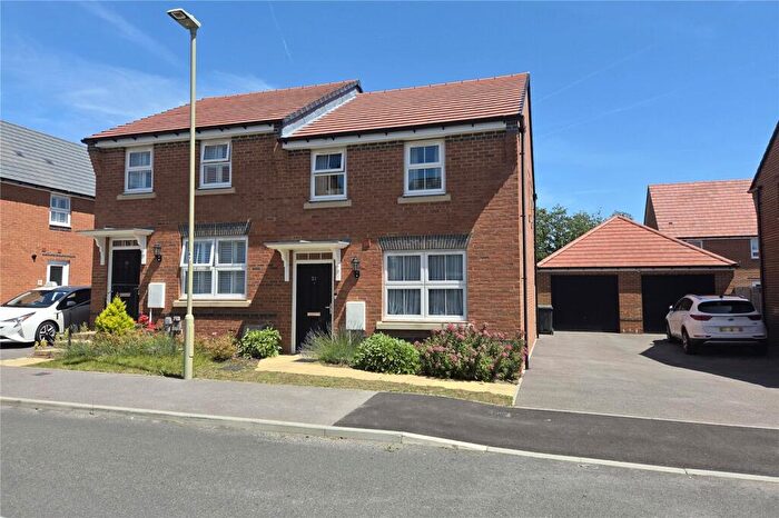 3 Bedroom Semi-Detached House For Sale In Forty Acres Way, Havant, Hampshire, PO9