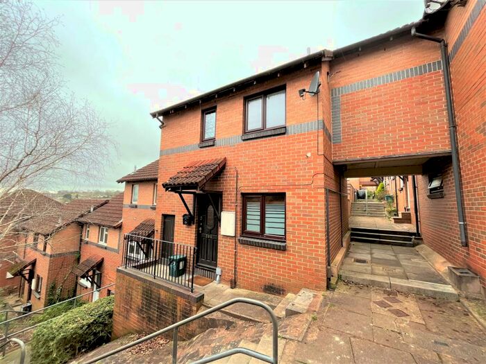 3 Bedroom House To Rent In Farm Hill, Exeter, EX4
