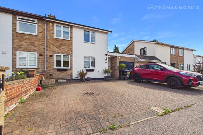 3 Bedroom Semi-Detached House For Sale In Spring Close, Biggleswade, Bedfordshire, SG18