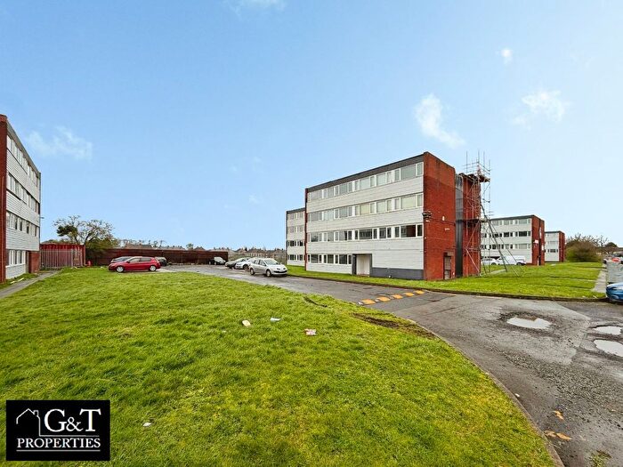 3 Bedroom Flat To Rent In Greenlawns, St. Marks Road, Tipton, DY4