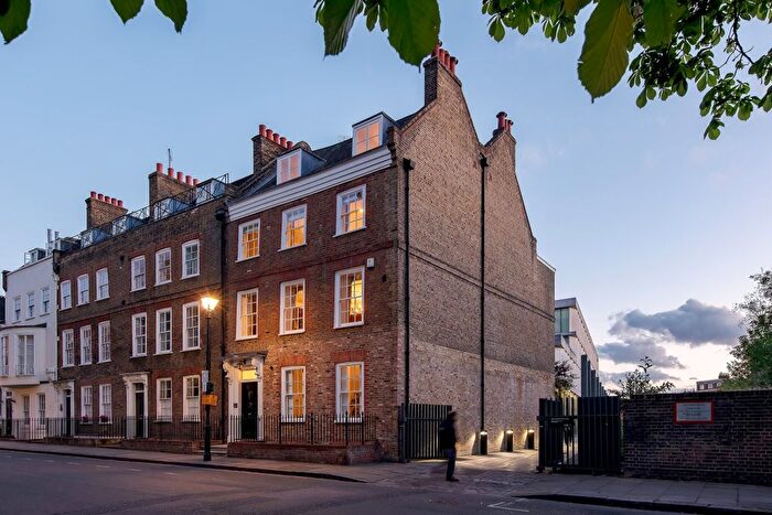 5 Bedroom End Of Terrace House For Sale In King William Walk, London, SE10