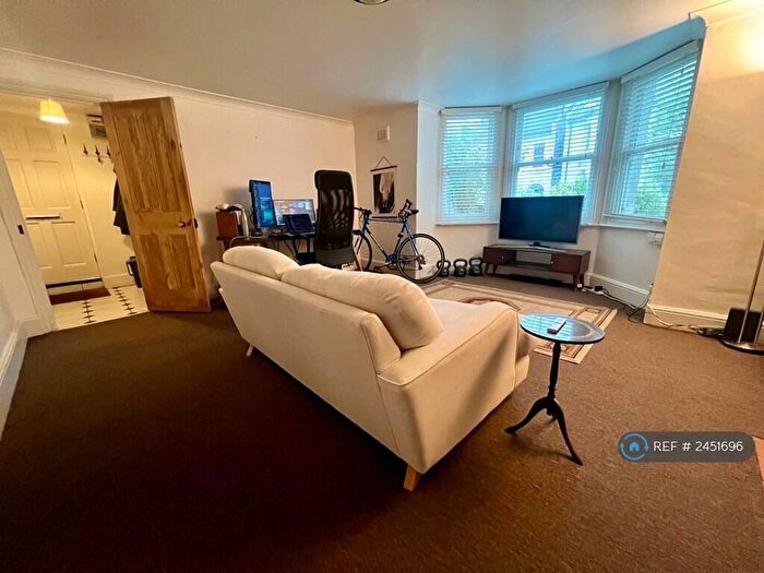 1 Bedroom Flat To Rent In Crouch Hill, London, N8