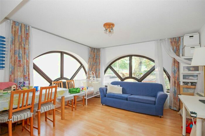 1 Bedroom Flat To Rent In Brunswick Quay, London, SE16