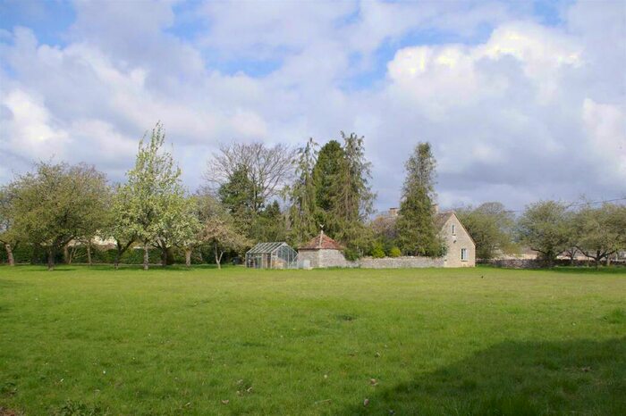 3 Bedroom Detached Bungalow For Sale In Kencot, Nr Lechlade, GL7