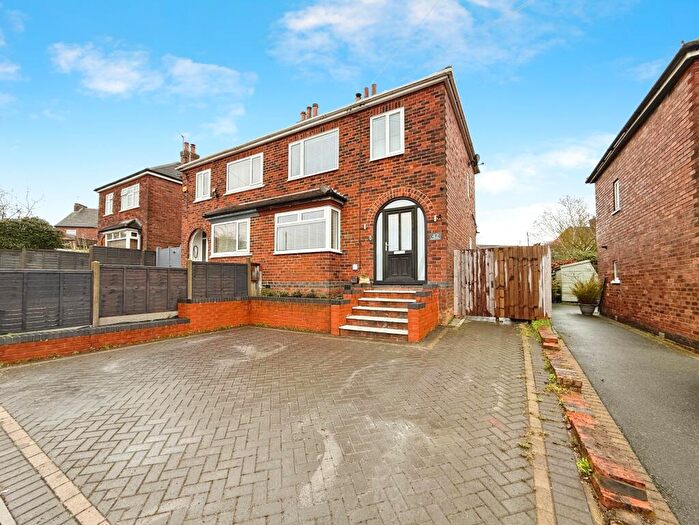 3 Bedroom Semi Detached House To Rent In Dundee Road, Midway, DE11