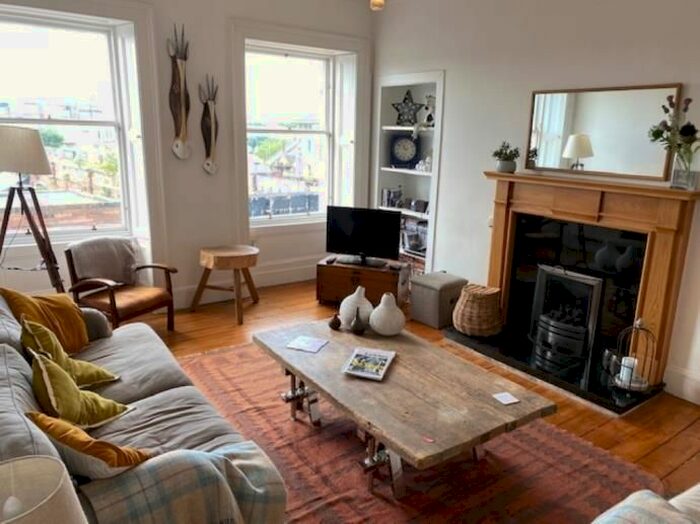 2 Bedroom Flat To Rent In Leith Walk, Edinburgh, EH6