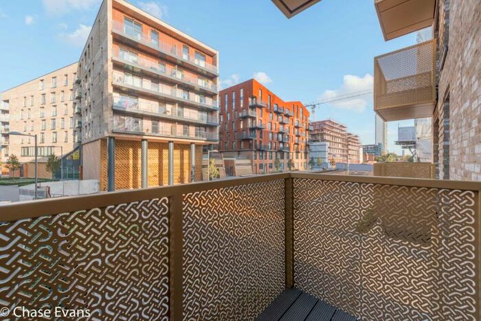 2 Bedroom Apartment To Rent In Norlem Court, Greenland Place, Surrey Quays, SE8