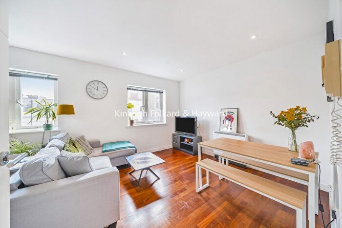 2 Bedroom Flat To Rent In Upper Tooting Road, London, SW17