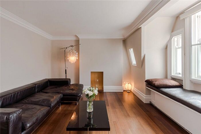 1 Bedroom Flat For Sale In Great Portland Street, Fitzrovia, London, W1W
