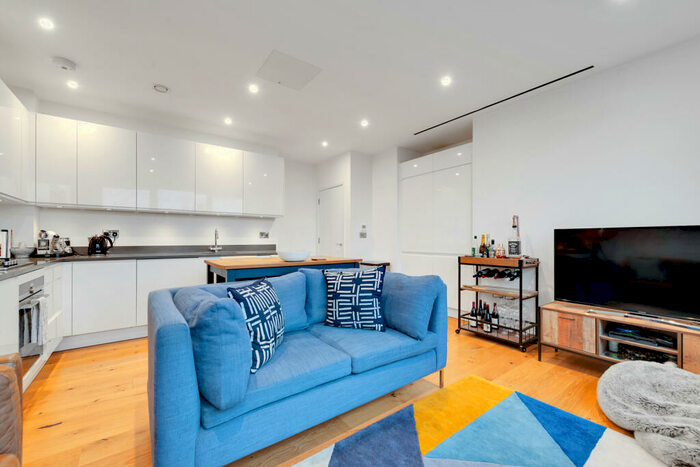 2 Bedroom Apartment To Rent In St Paul's Road, Islington, London, N1