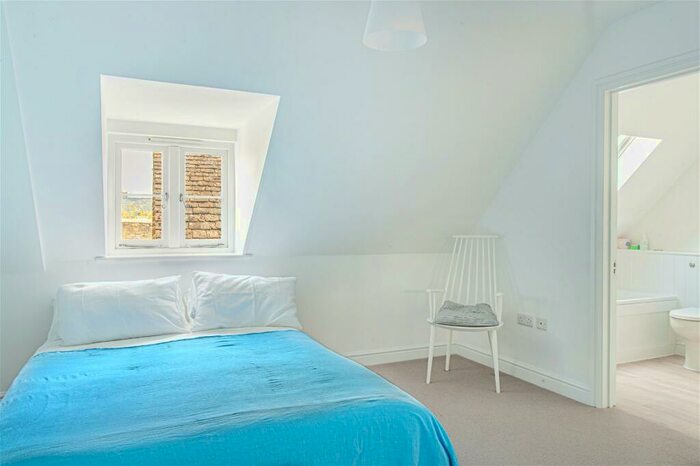 2 Bedroom Apartment For Sale In Tetbury Town Centre, GL8