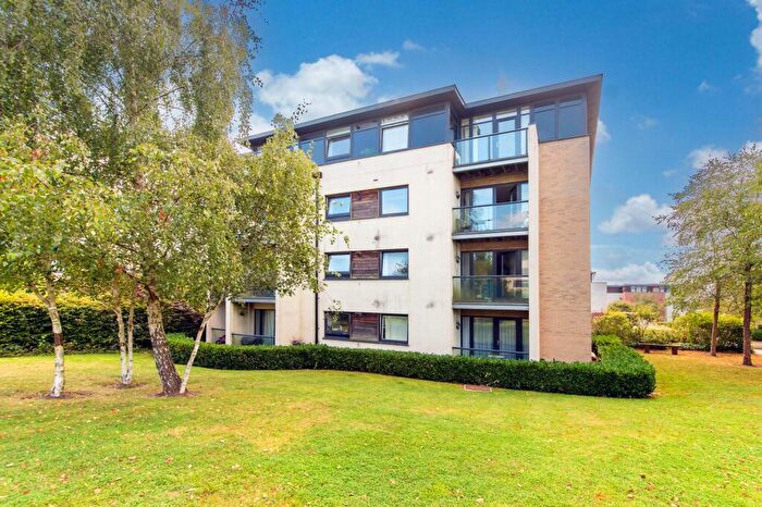 1 Bedroom Flat For Sale In Peacock Close, Hay House, NW7