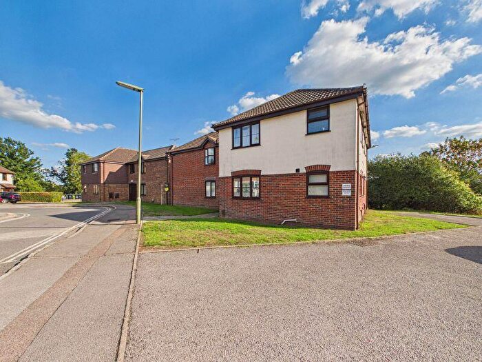 Studio To Rent In Teazlewood Park, Leatherhead, KT22