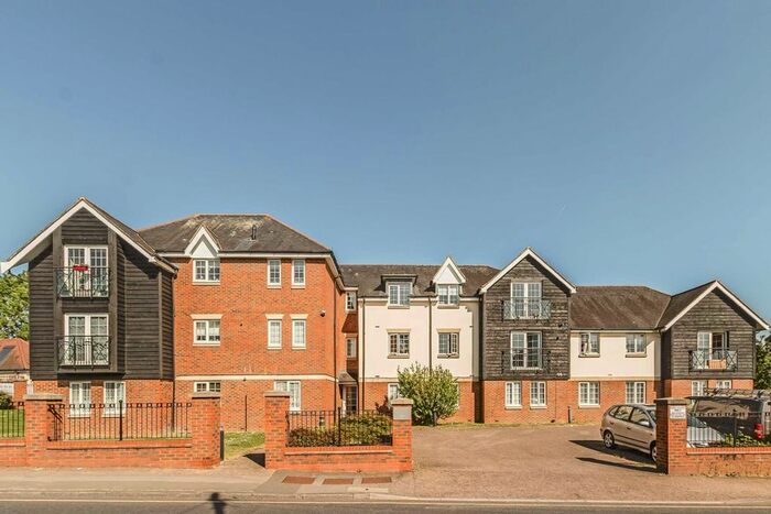 2 Bedroom Flat To Rent In Kingston Road, Ewell, Epsom, KT17