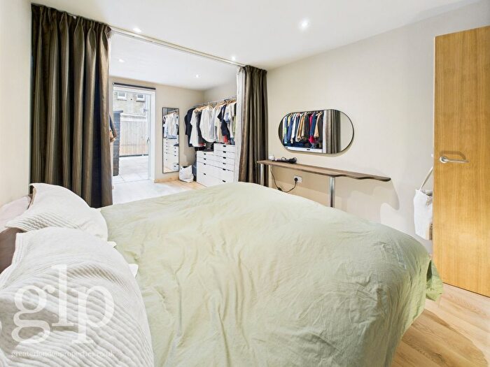 1 Bedroom Flat To Rent In Dufours Place, London, Greater London, Soho, W1F