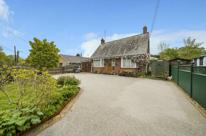 2 Bedroom Detached House For Sale In New Road, Stoborough, Wareham, BH20