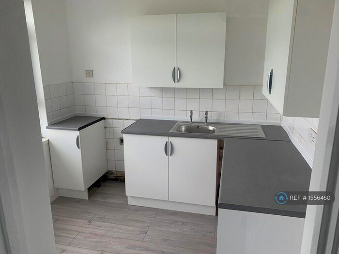 2 Bedroom Flat To Rent In Waterloo Walk, Washington, NE37