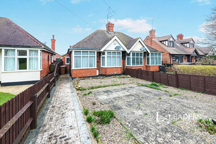 2 Bedroom Bungalow To Rent In Kettering Road, Northampton, Northamptonshire, NN3