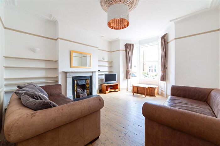 6 Bedroom Semi-Detached House To Rent In £pppw - Lyndhurst Ave, West Jesmond, NE2