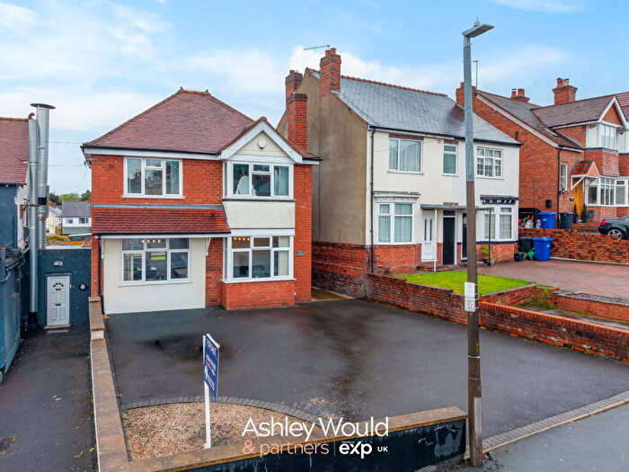 3 Bedroom Detached House For Sale In Alexandra Road, Halesowen, B63