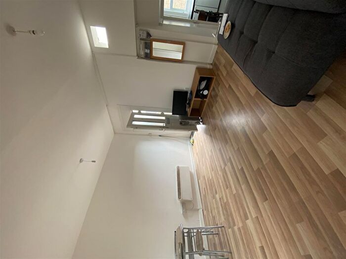 2 Bedroom Flat To Rent In Lancaster Road, Enfield, EN2