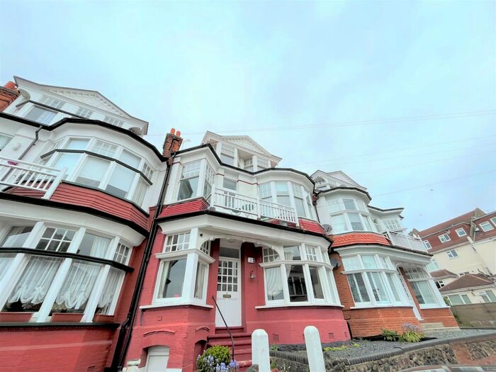 2 Bedroom Flat To Rent In Palmeira Avenue, Westcliff-On-Sea, SS0