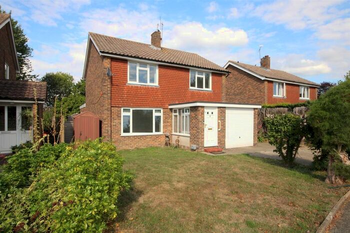 3 Bedroom Property To Rent In Wykeham Road, Guildford, GU1