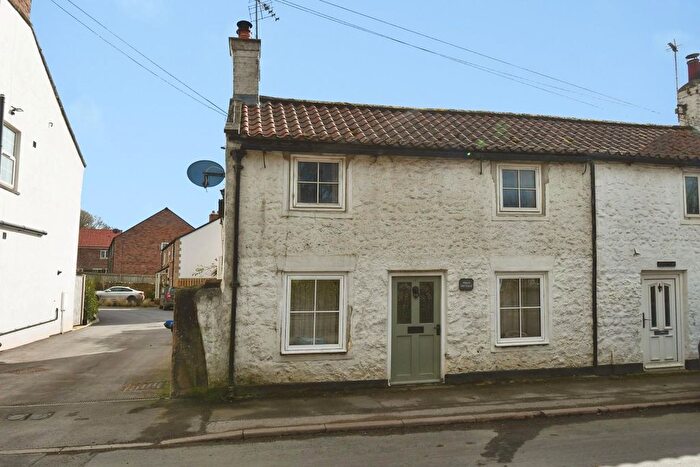 2 Bedroom End Terrace House For Sale In High Street, Harrogate, HG3