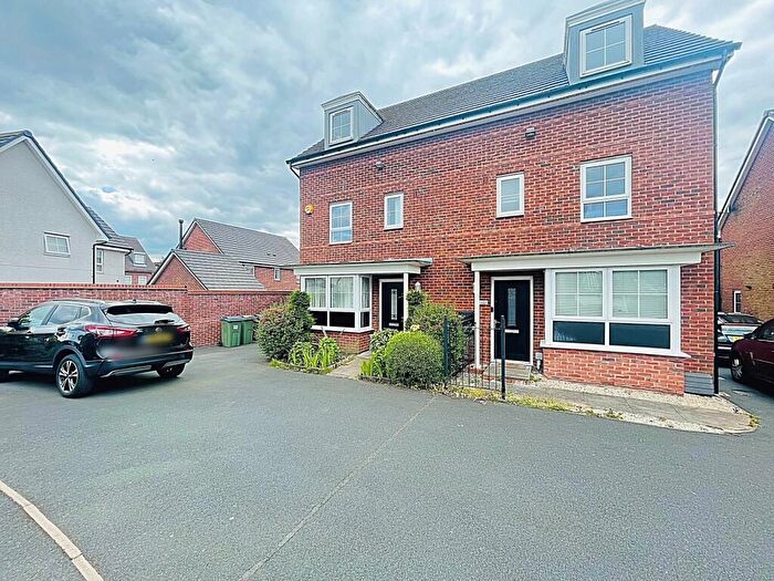 4 Bedroom House To Rent In Devereux Road, West Bromwich, B70