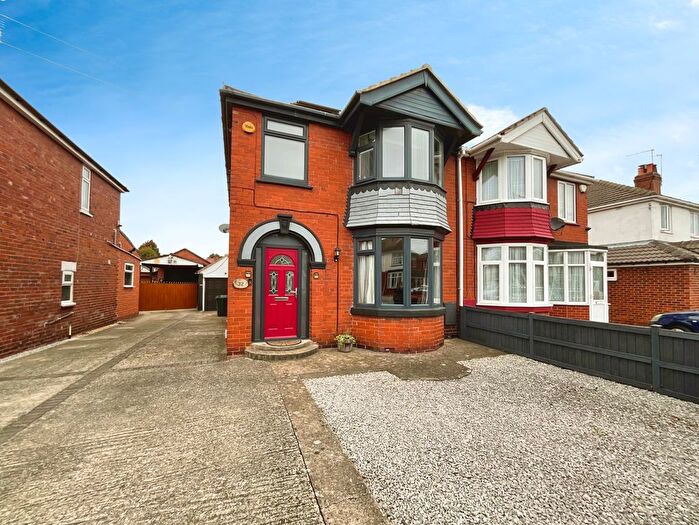 3 Bedroom Semi-detached House For Sale In St. Martins Avenue, Cusworth, Doncaster, DN5