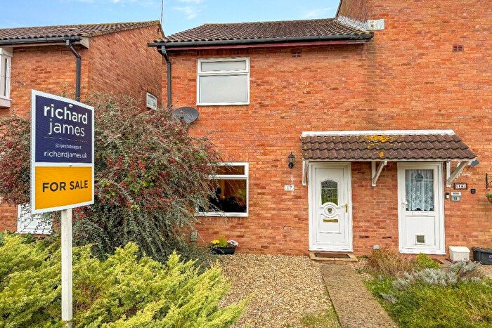 3 Bedroom Semi-Detached House For Sale In Fleetwood Court, Freshbrook, Swindon, SN5