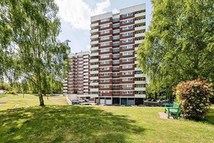 2 Bedroom Flat For Sale In Sunrise Avenue, Hornchurch, Essex, RM12