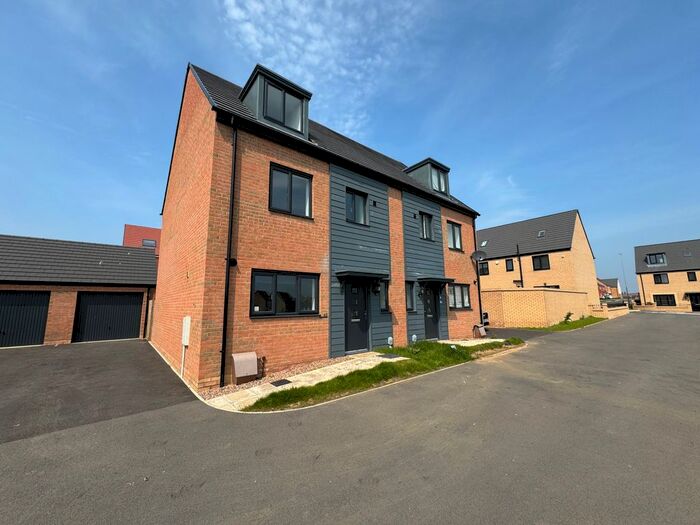 4 Bedroom Property To Rent In Thornton Avenue, Barton Seagrave, Barton Seagrave, NN15