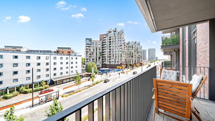 2 Bedroom Flat For Sale In Effra Gardens, Silvertown Way, London, E16