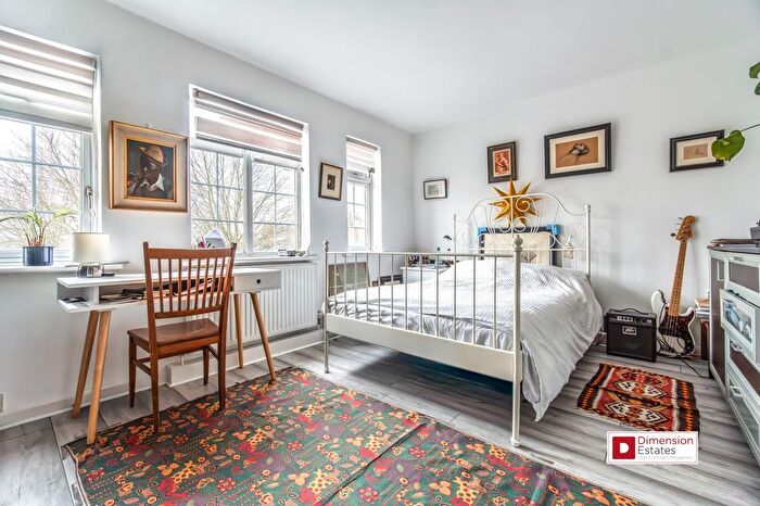 4 Bedroom Maisonette To Rent In Lower Clapton Road, Lower Clapton, Hackney, E5