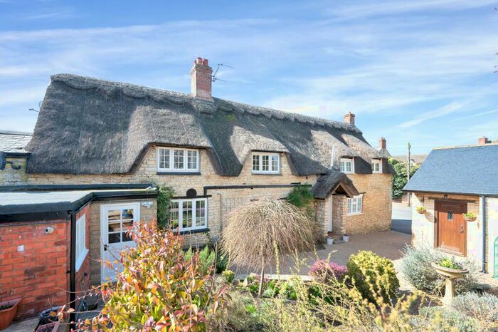 4 Bedroom Cottage For Sale In Main Street, Cottesmore, LE15