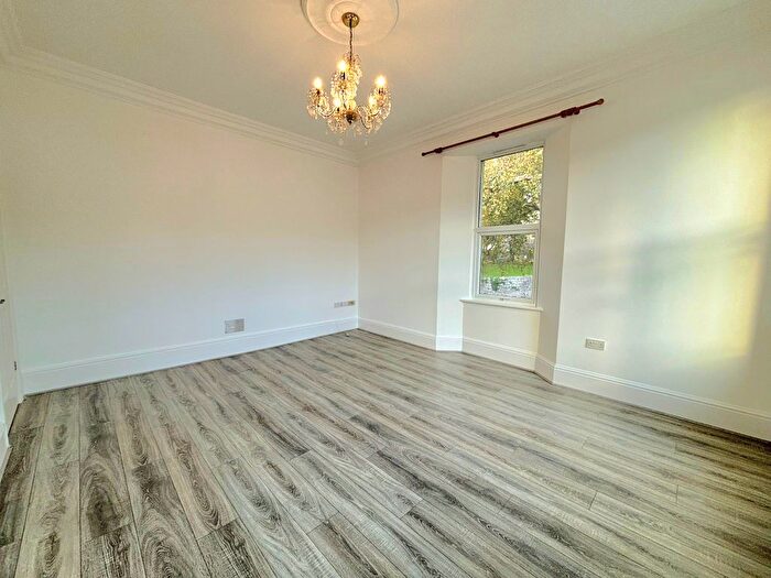 2 Bedroom Property To Rent In Lucius Street, Torquay, TQ2