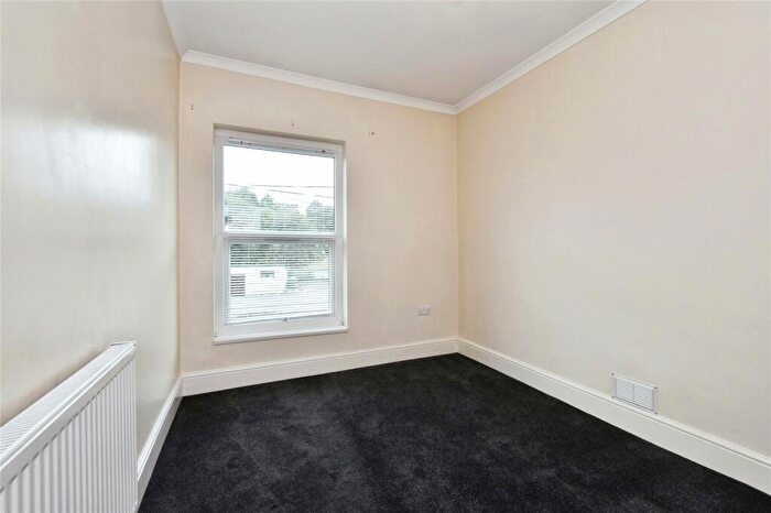 3 Bedroom End Of Terrace House For Sale In Pantyffynnon Road, Ammanford, Carmarthenshire, SA18
