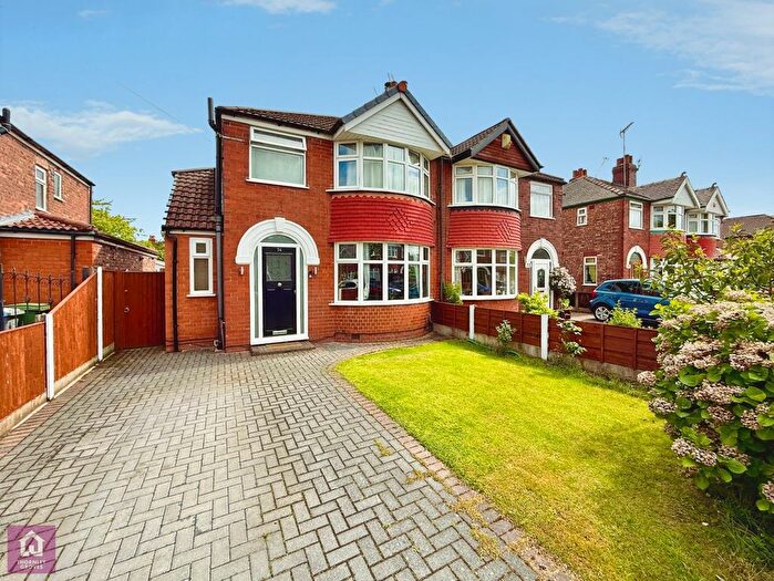 3 Bedroom Semi-Detached House For Sale In Sylvan Avenue, Timperley, Altrincham, Greater Manchester, WA15