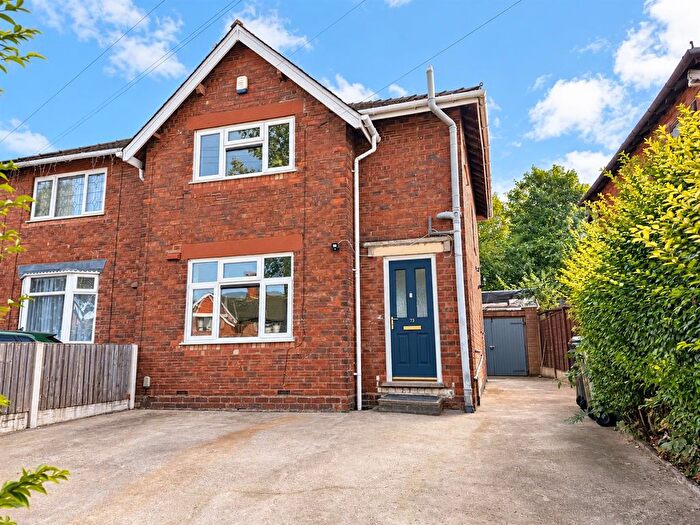 3 Bedroom Property To Rent In Alumwell Road, Walsall, WS2