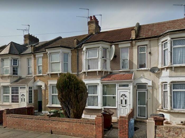 3 Bedroom Terraced House To Rent In Thorpe Road, Barking, IG11